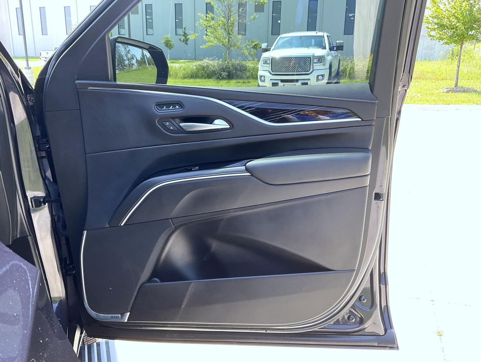 2023 Cadillac Escalade Sport photo 13
