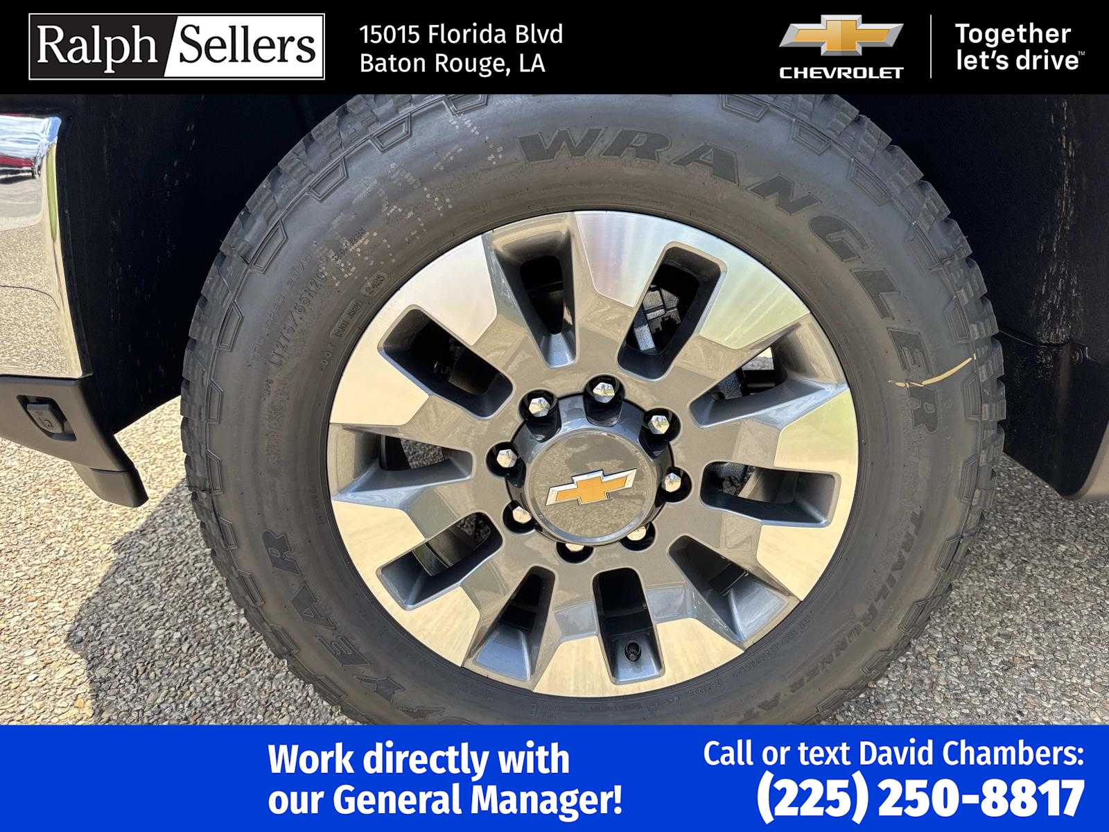 2025 Chevrolet Silverado 2500HD LT photo 3