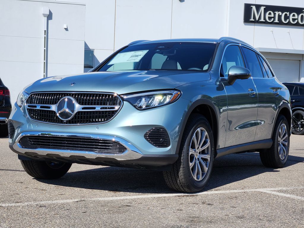 2026 Mercedes Benz GLC 300 4MATIC photo 4