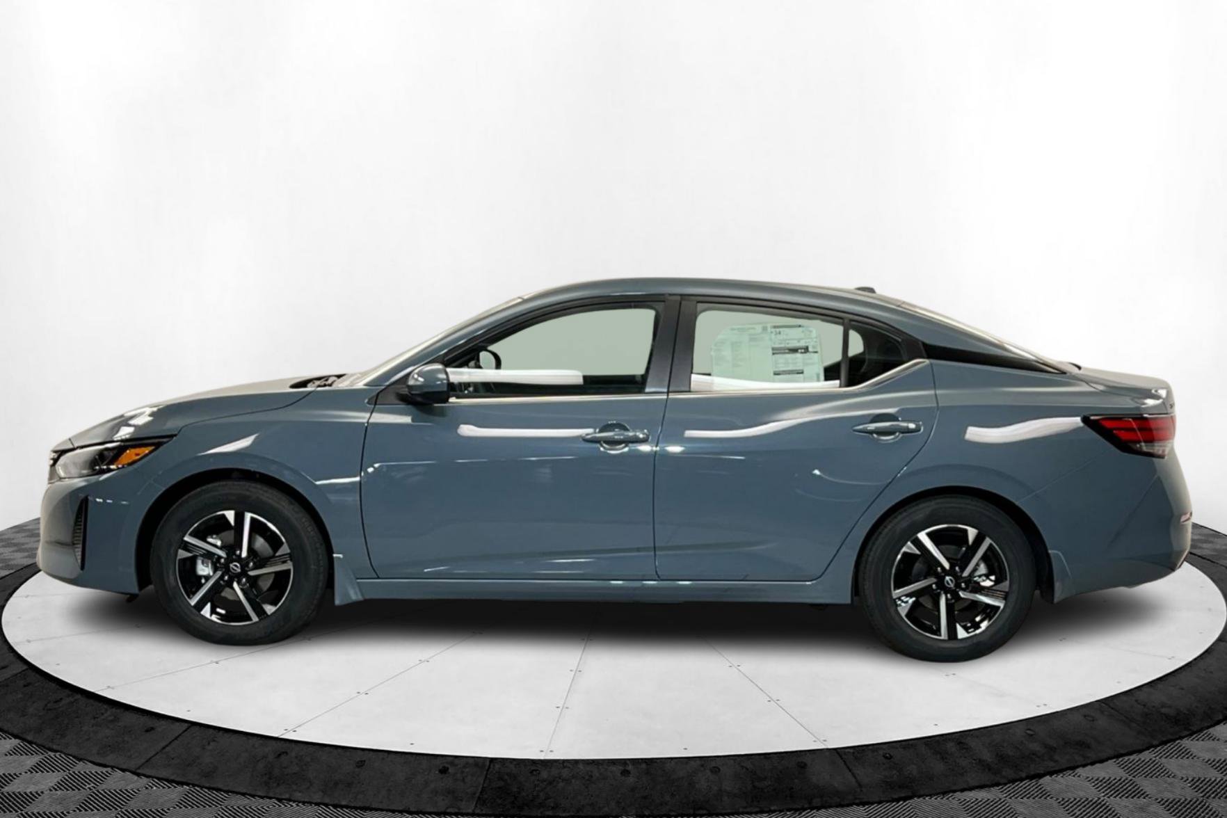 2025 Nissan Sentra SV photo 2