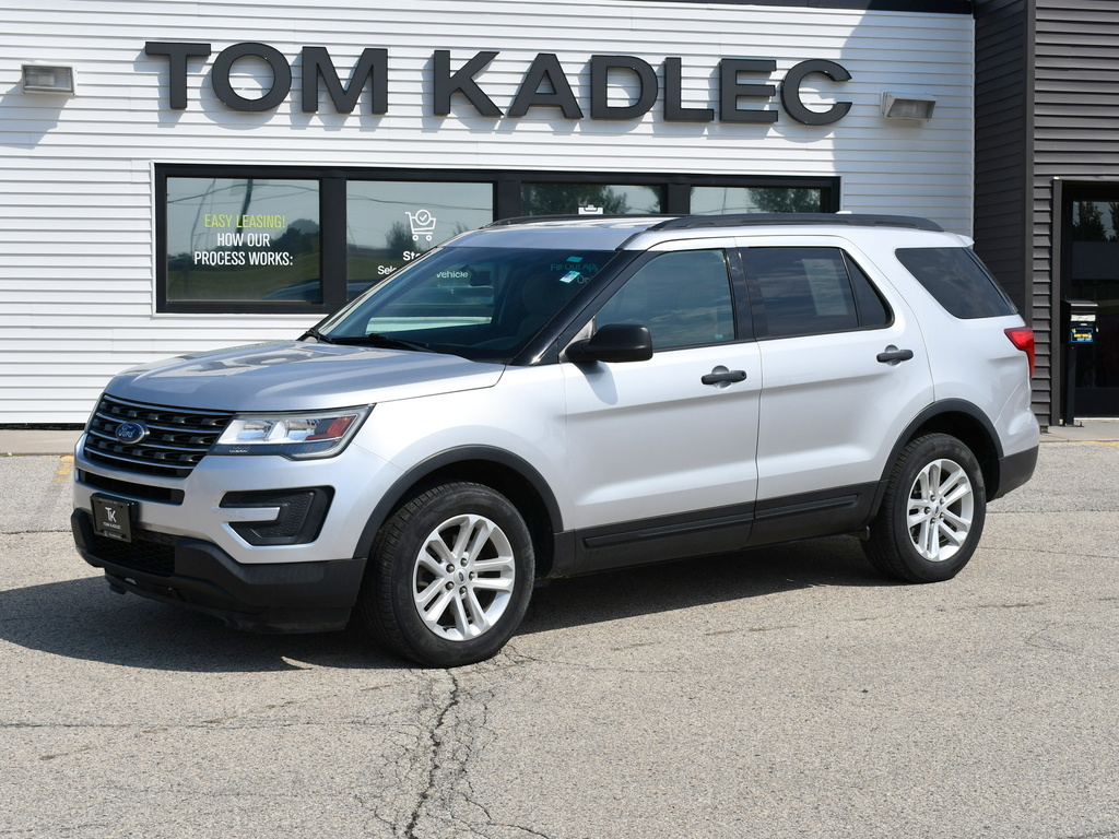 2017 Ford Explorer Base photo 2