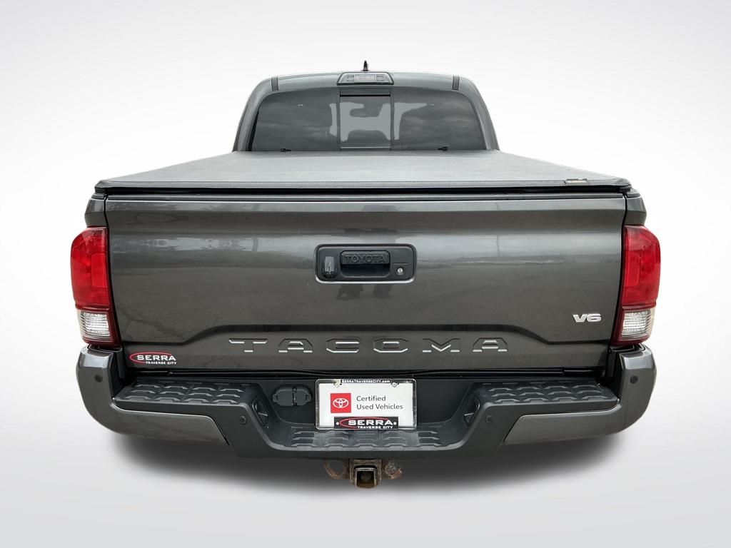 2018 Toyota Tacoma TRD Off-Road photo 4