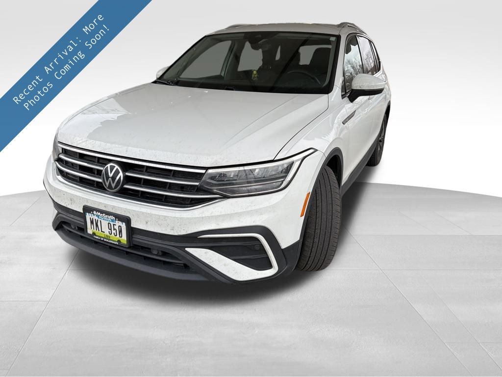 2022 Volkswagen Tiguan SE's photo