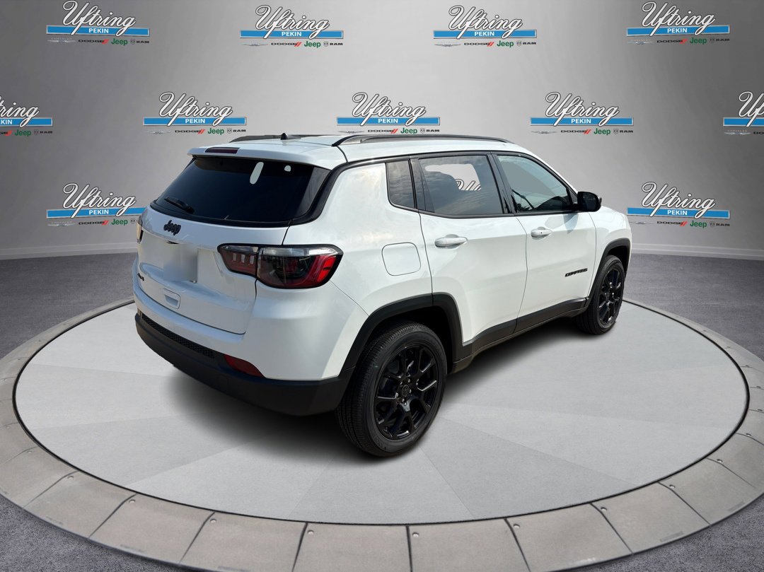 2025 Jeep Compass Latitude photo 2