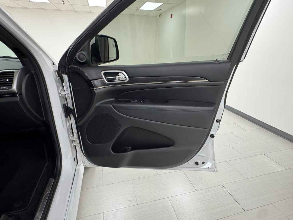 2018 Jeep Grand Cherokee High Altitude photo 13