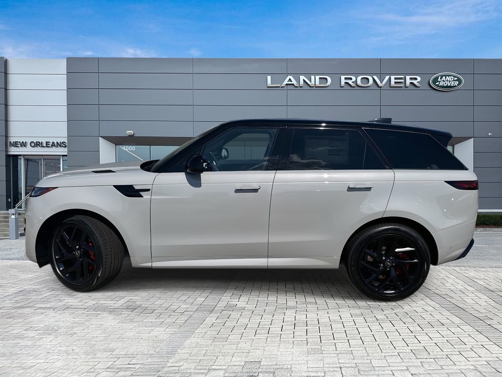 2025 Land Rover Range Rover Sport SE photo 2