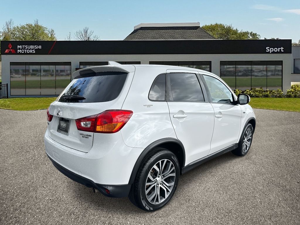 2017 Mitsubishi Outlander Sport ES photo 3