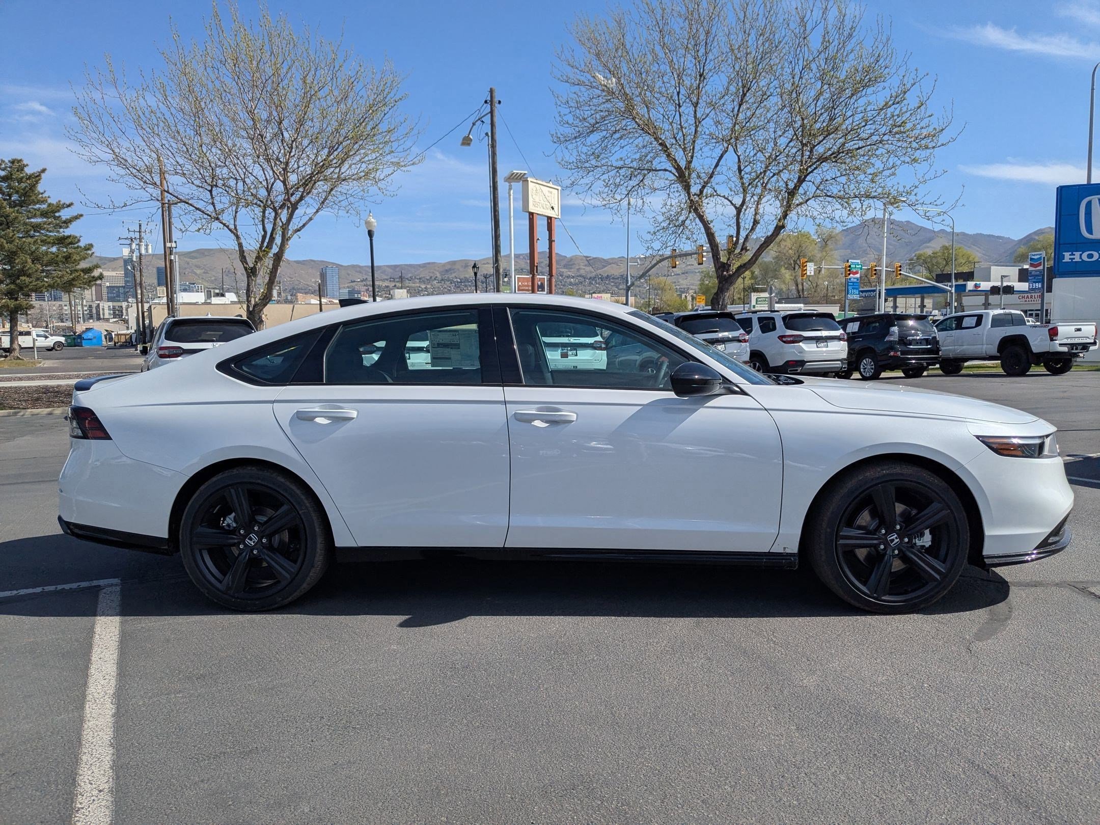 2025 Honda Accord Hybrid Sport-L photo 2