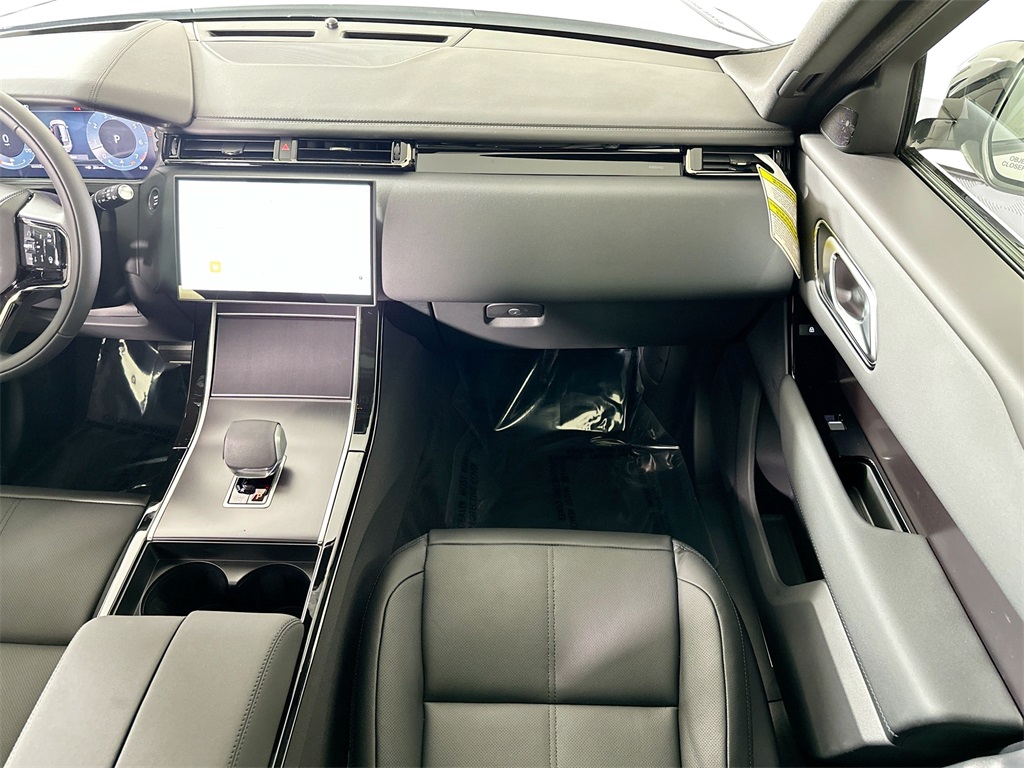 2026 Land Rover Range Rover Velar SE photo 22