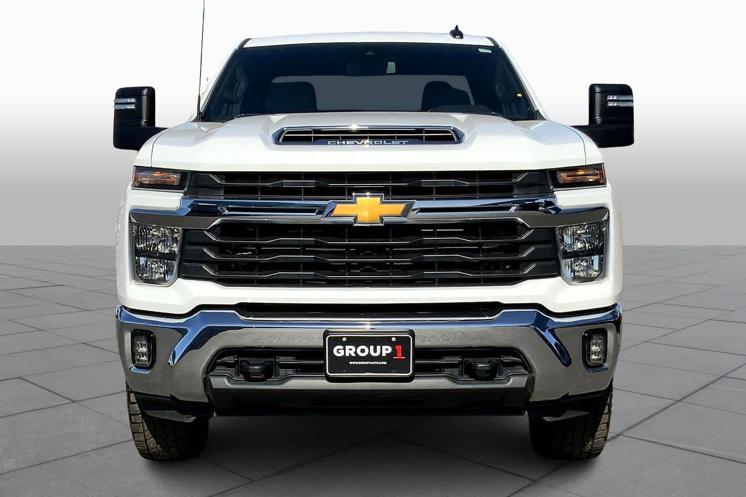 2024 Chevrolet Silverado 3500HD LT photo 3