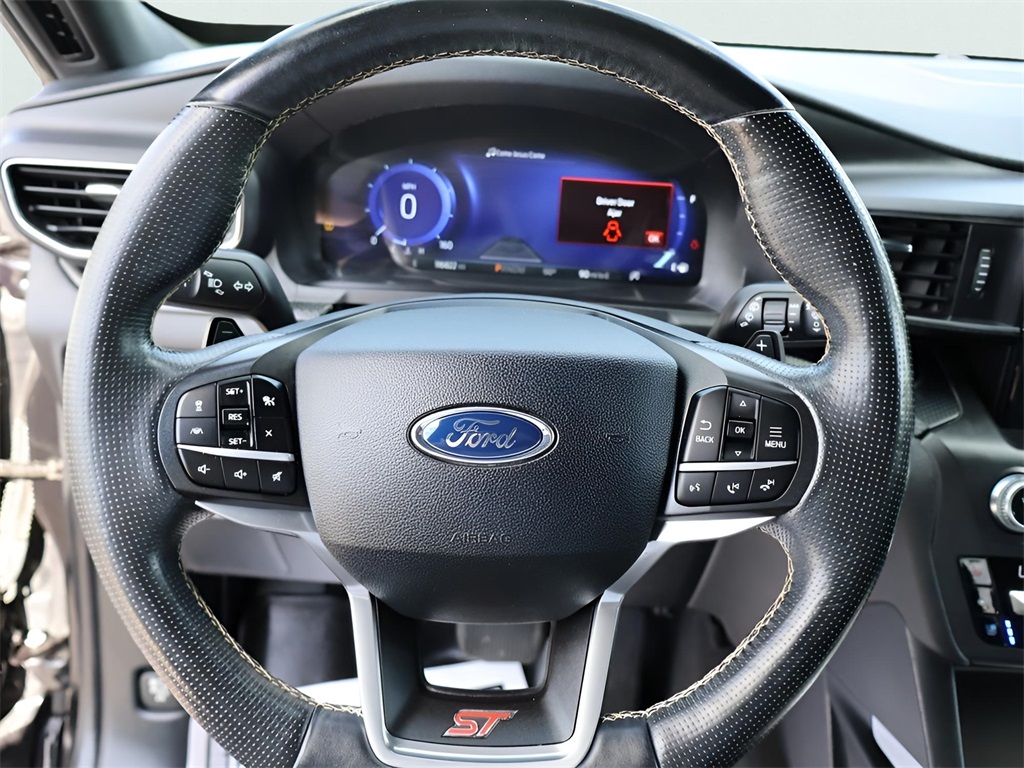 2020 Ford Explorer ST photo 32
