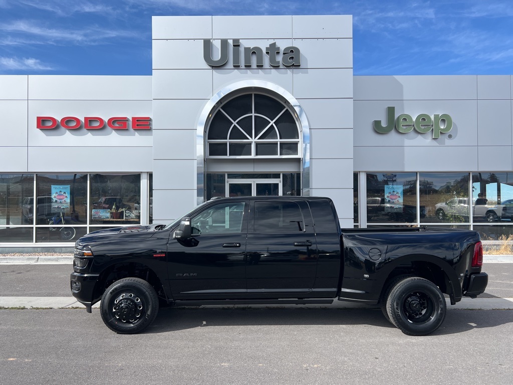 2026 RAM Ram 3500 Pickup Laramie's photo