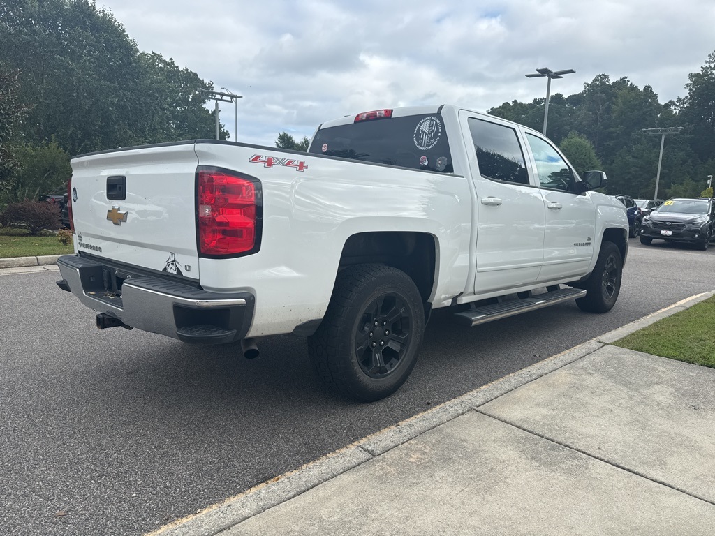 2017 Chevrolet Silverado 1500 LT photo 4