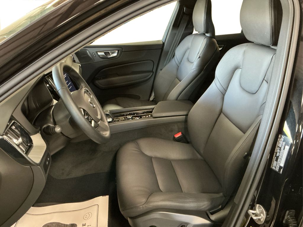 2025 Volvo XC60 Hybrid T8 Plus photo 20