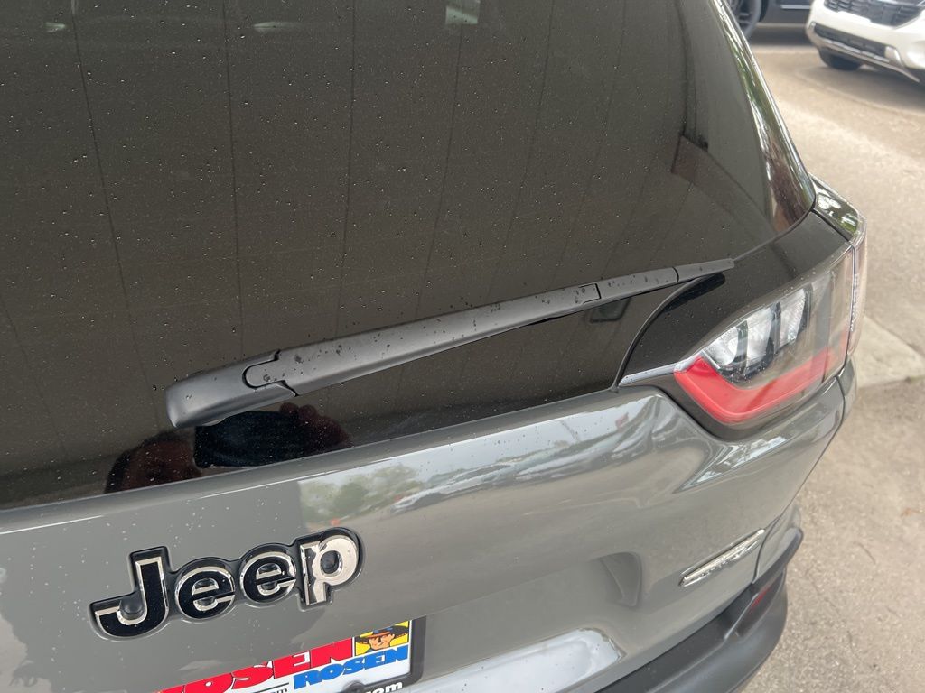 2022 Jeep Cherokee Latitude Lux photo 30