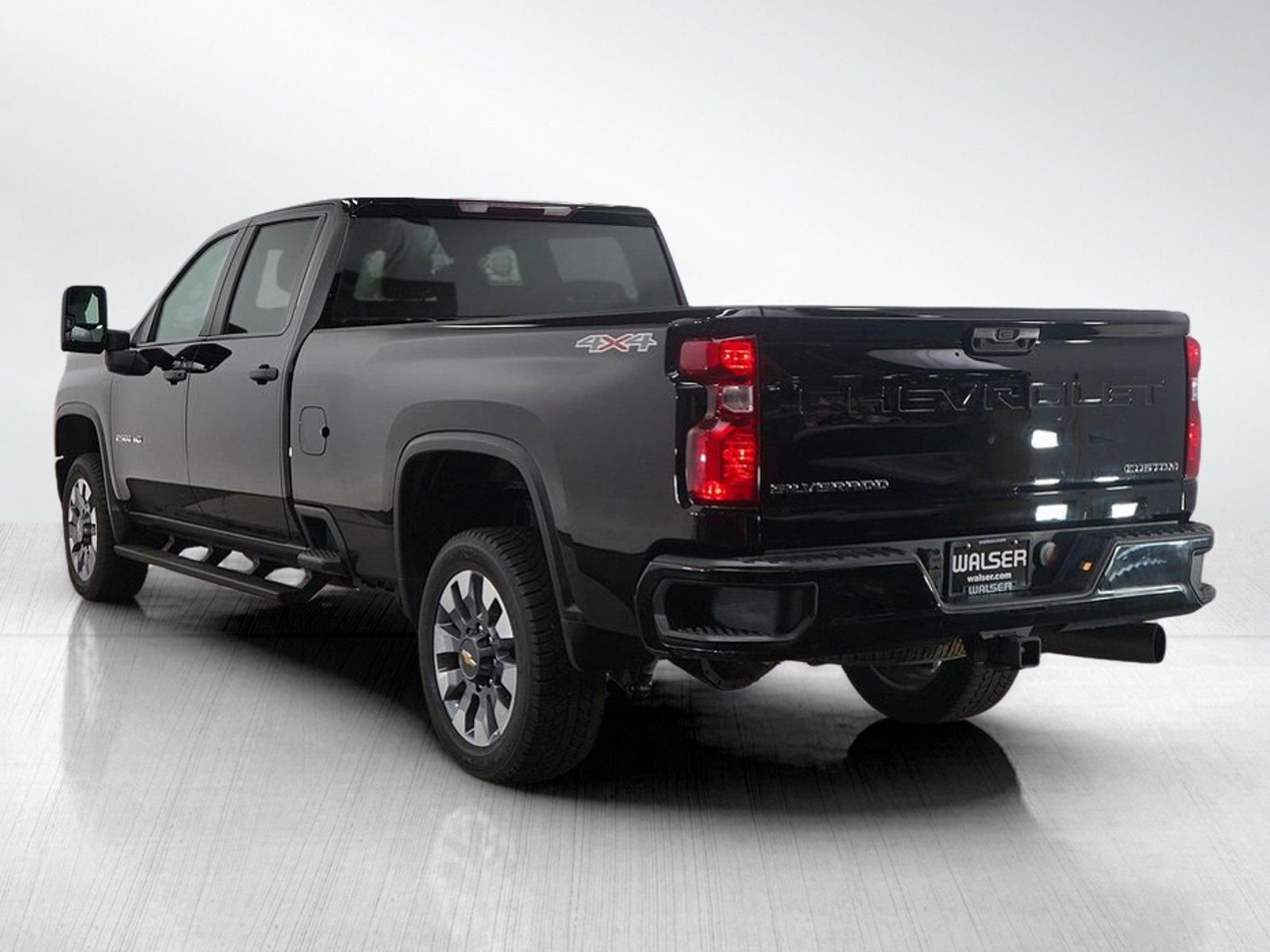 2022 Chevrolet Silverado 2500HD Custom photo 3