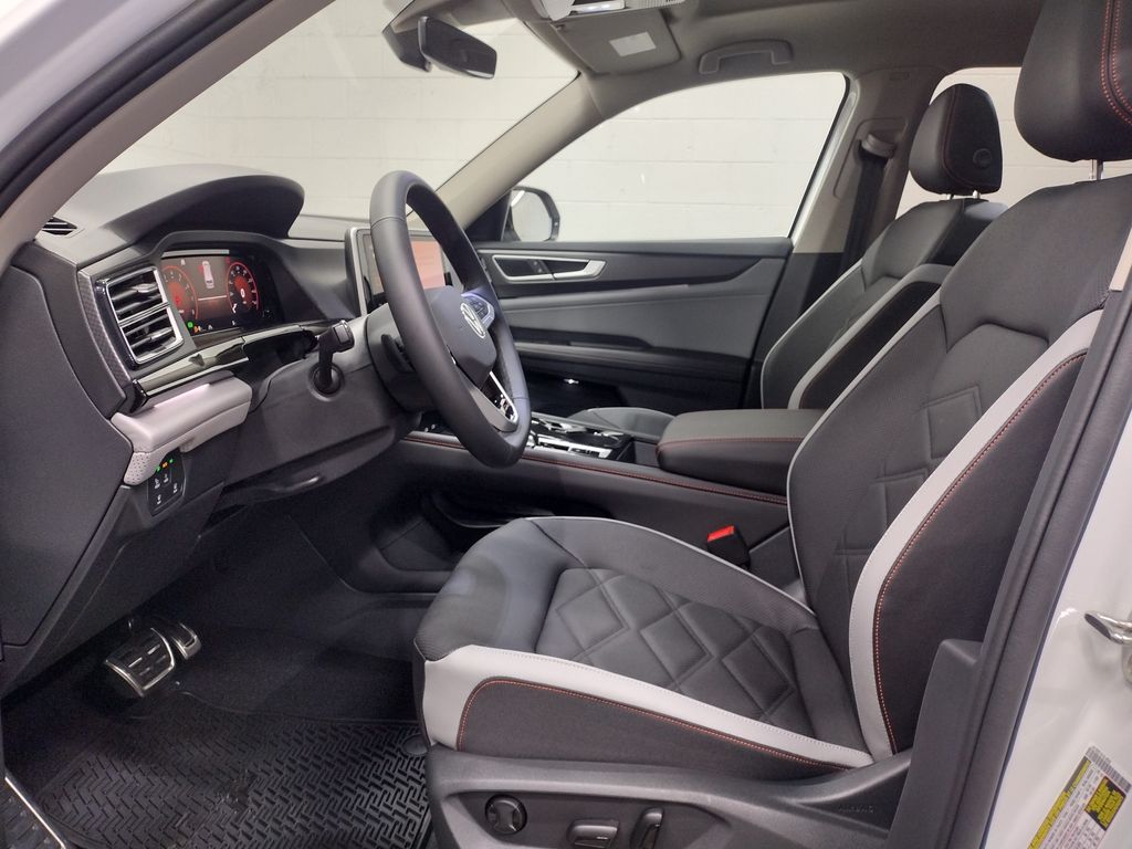 2025 Volkswagen Atlas Peak Edition SE photo 23