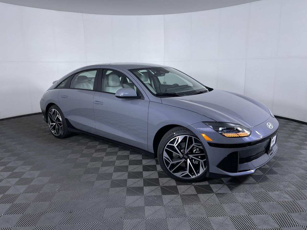 2025 Hyundai Ioniq 6 SEL photo 3