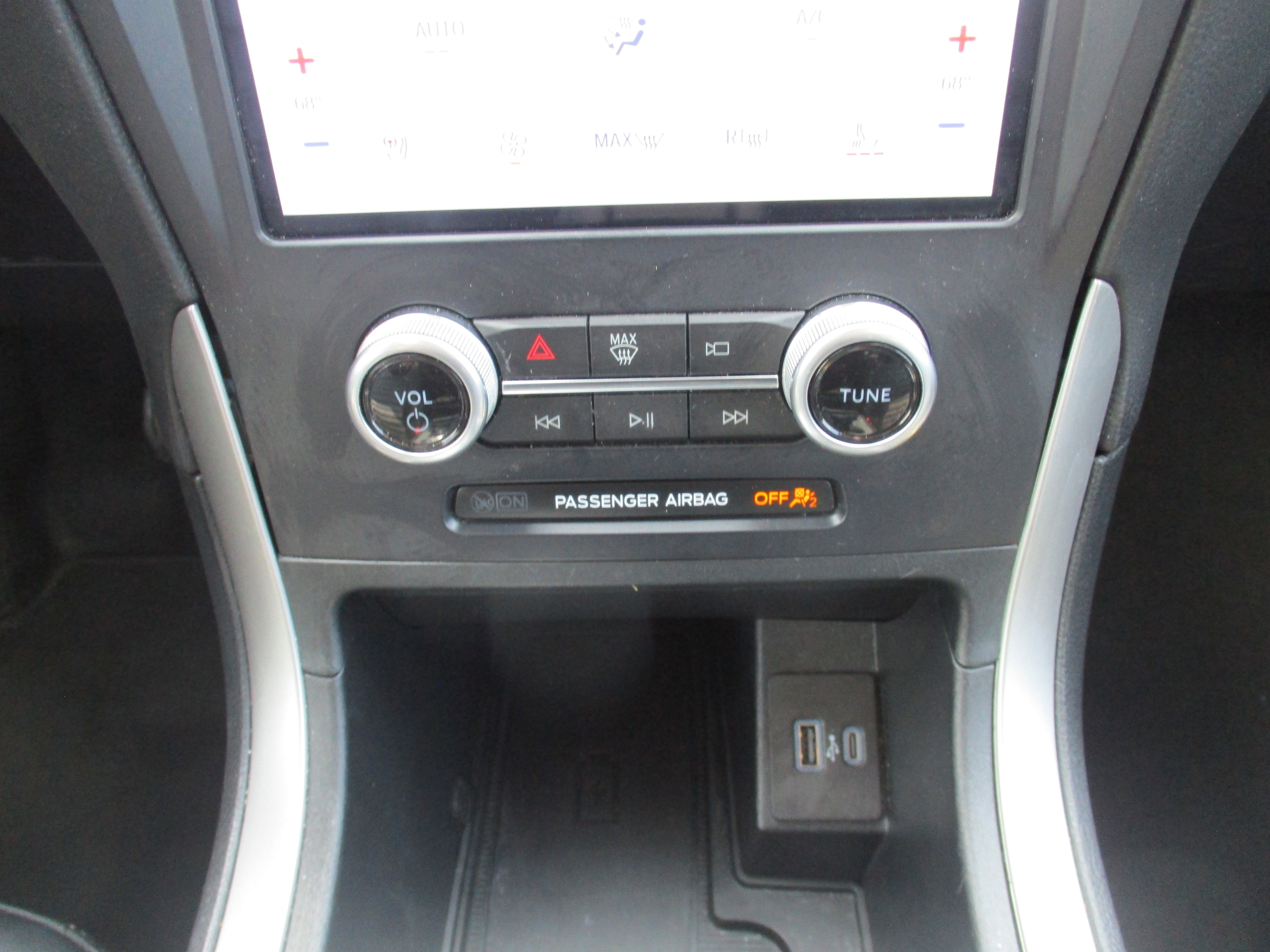 2022 Ford Edge SEL photo 34