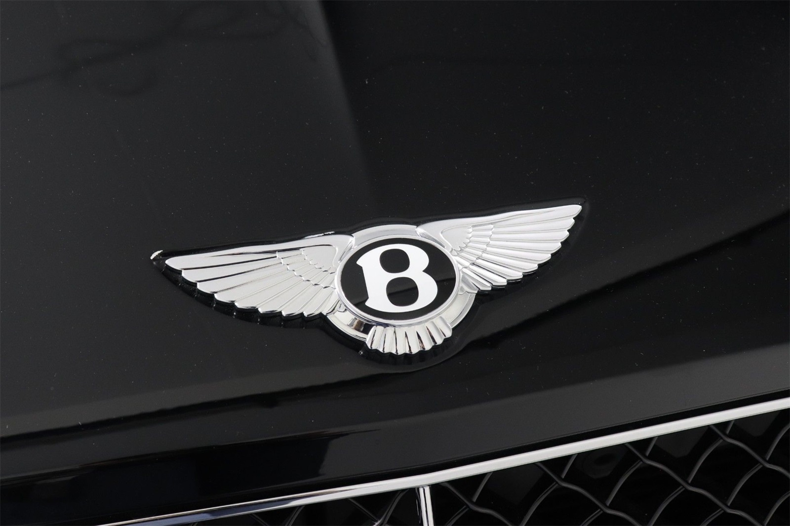 Used 2024 Black Crystal Bentley V8 image 10