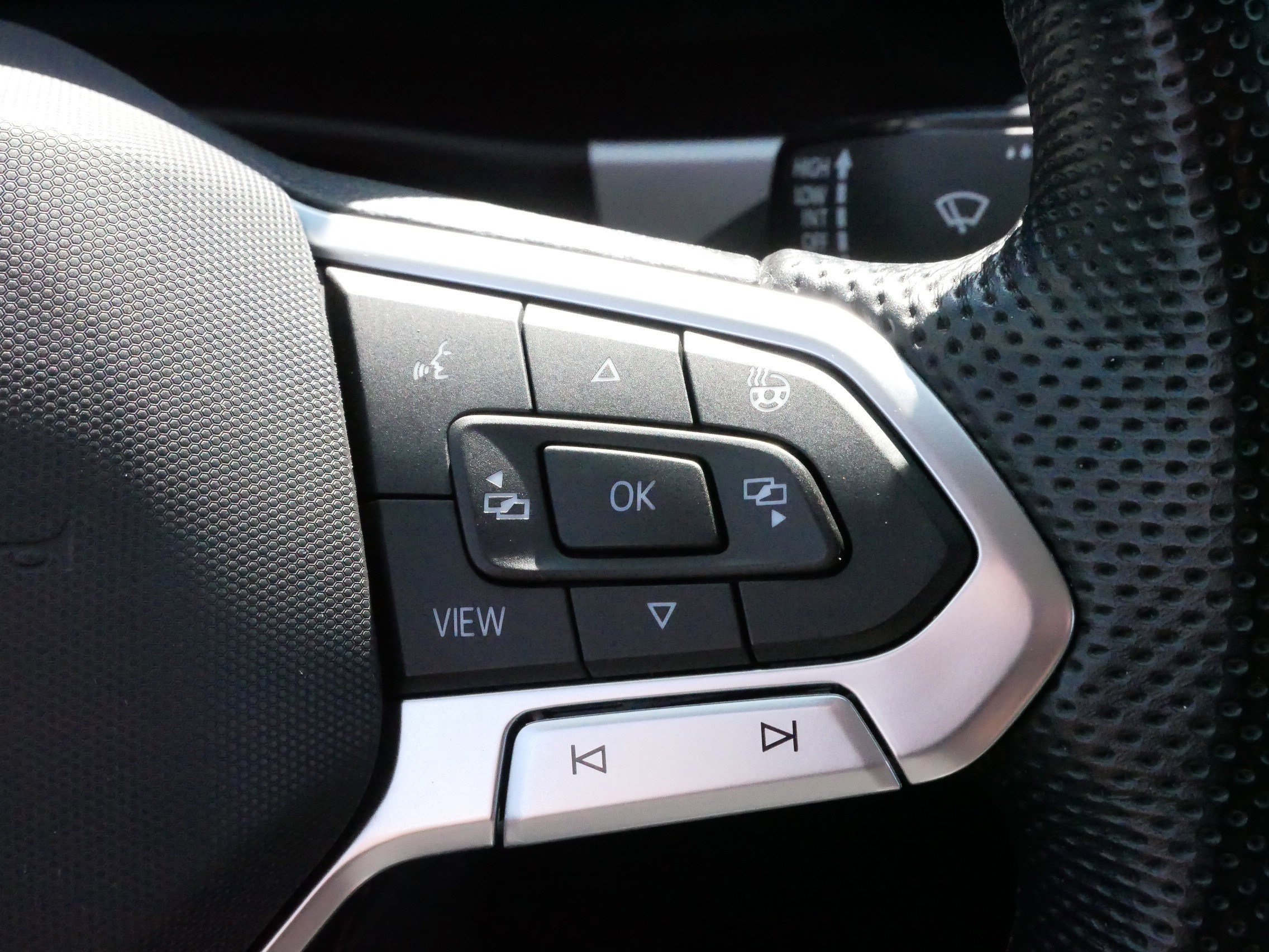 2021 Volkswagen Atlas V6 SEL Premium R-Line photo 24
