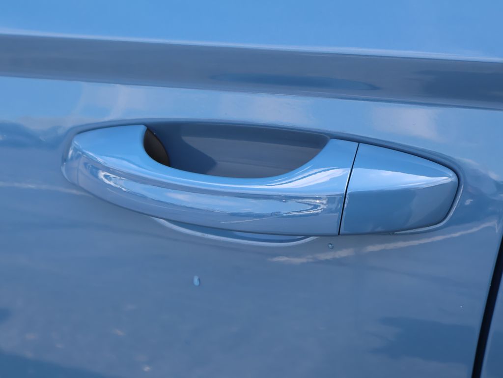 2025 Volkswagen Taos S photo 21