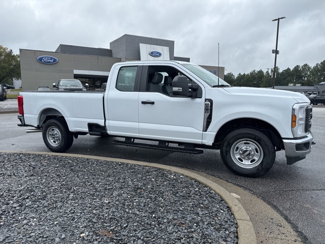 2026 Ford F-250 Super Duty XL's photo
