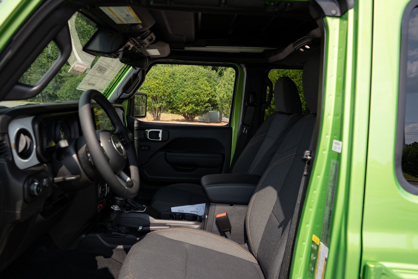 2025 Jeep Wrangler Willys photo 14