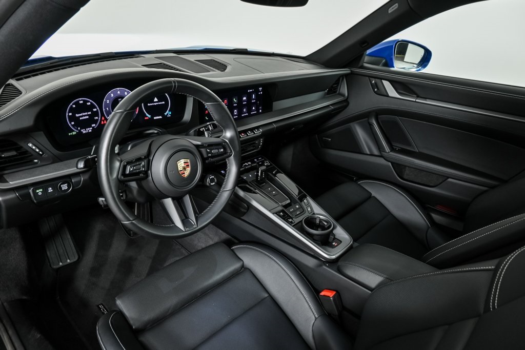 2025 Porsche 911 Coupe photo 4