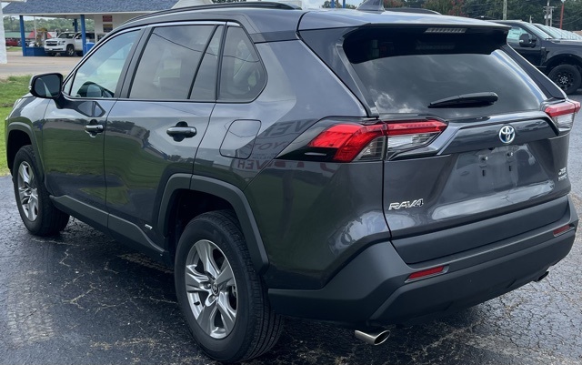 2024 Toyota RAV4 Hybrid XLE photo 5
