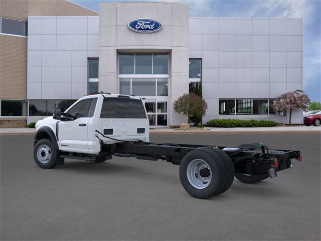 2025 Ford F-600 photo 4
