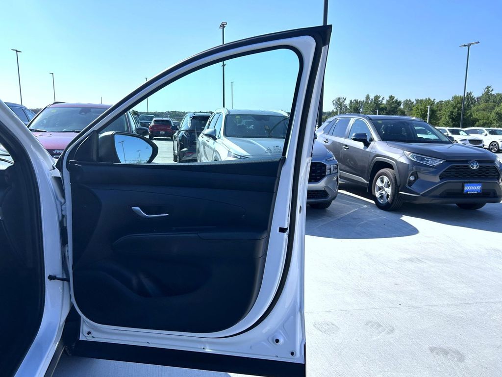 2025 Hyundai Santa Cruz SEL photo 16
