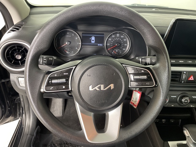 2024 Kia Forte LXS photo 17
