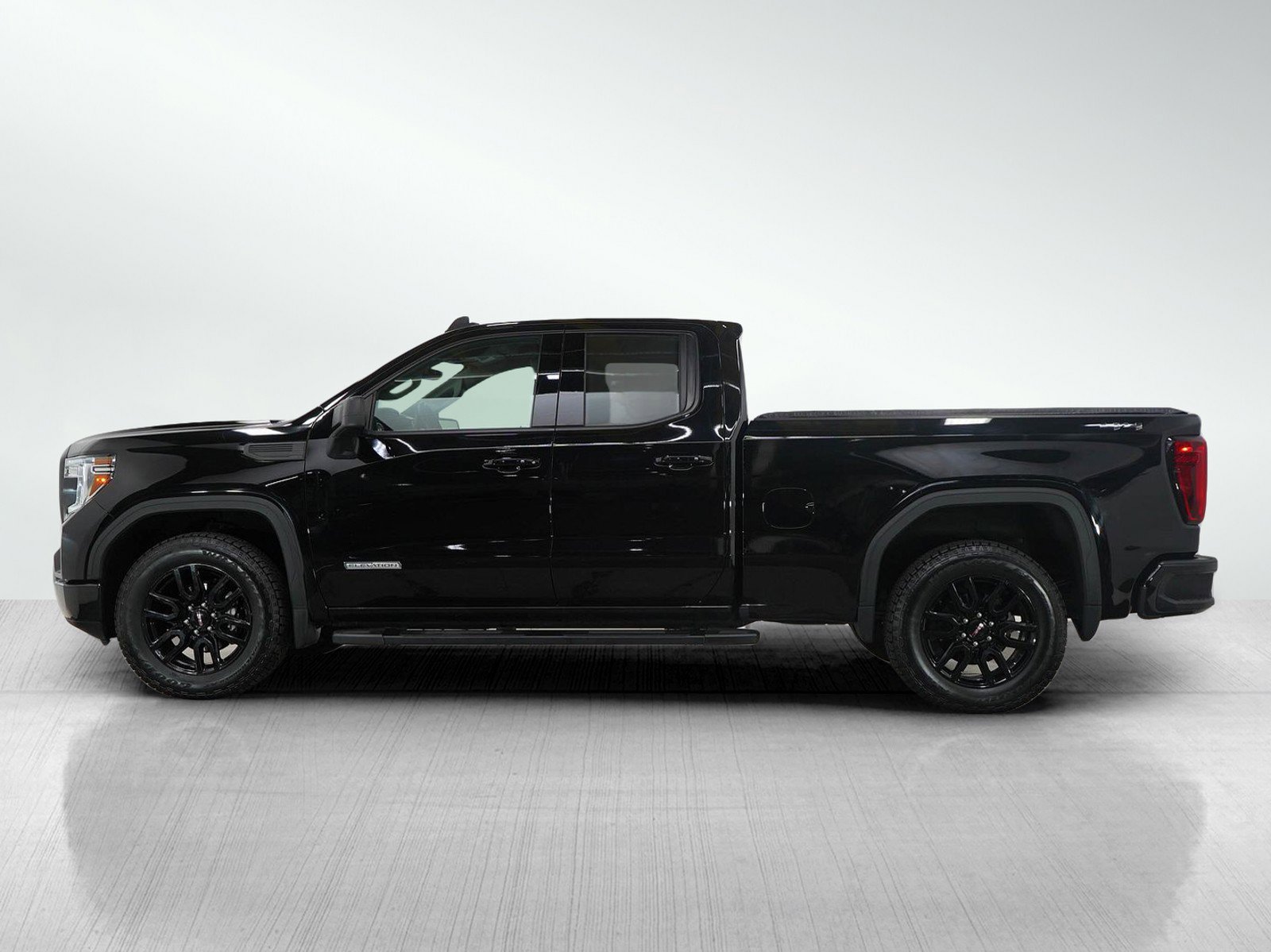 Used 2021 GMC Sierra 1500 Elevation with VIN 1GTR9CEK7MZ165988 for sale in White Bear Lake, Minnesota