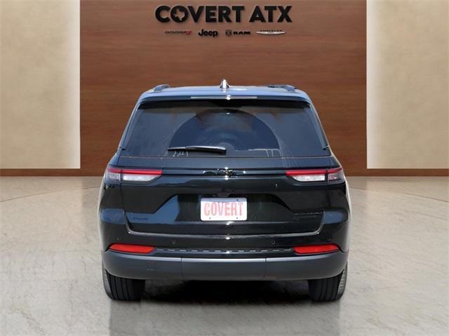 2025 Jeep Grand Cherokee Limited photo 4