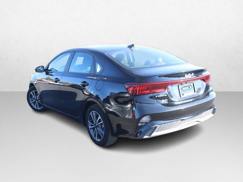 2024 Kia Forte LXS photo 5