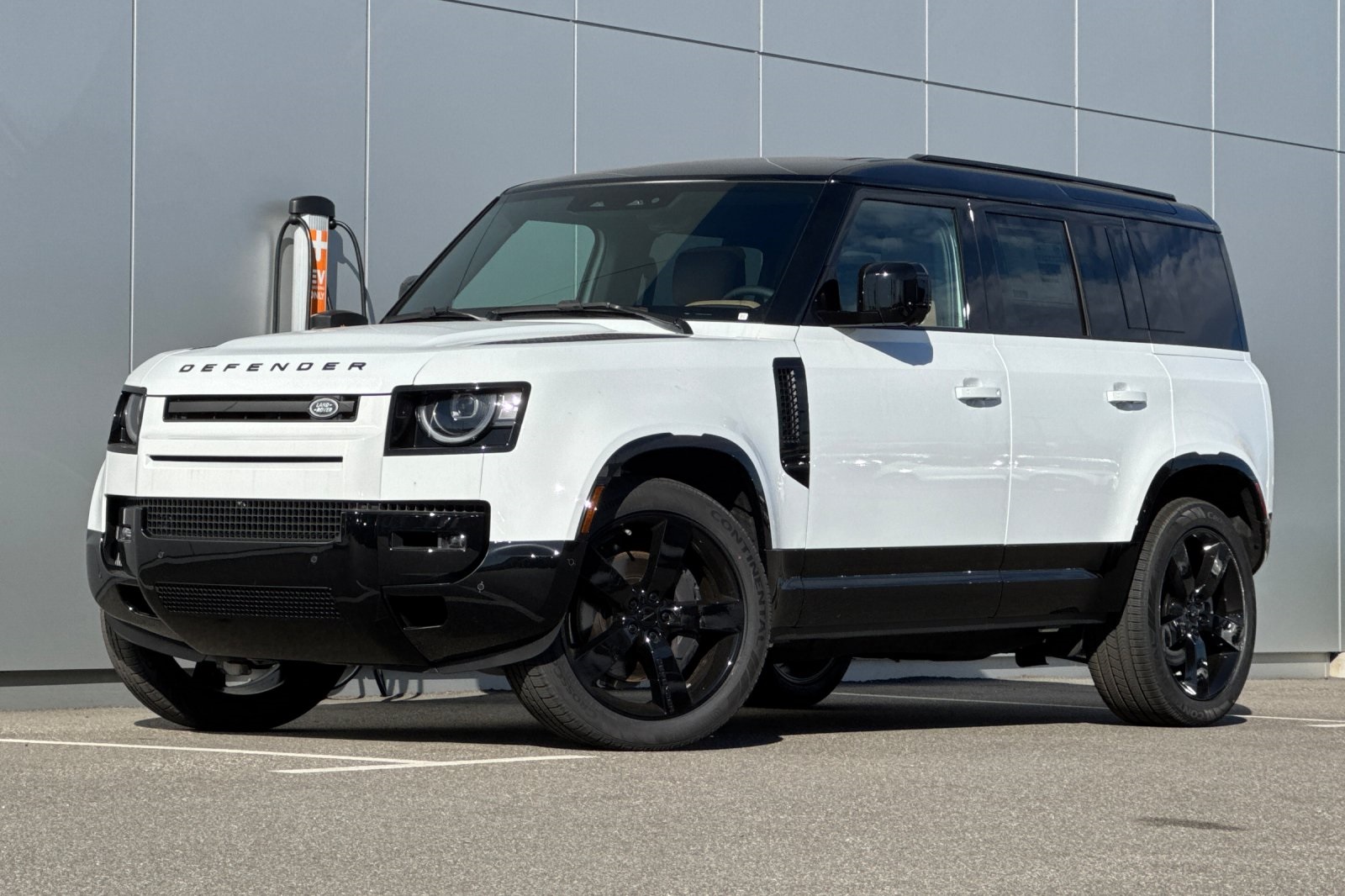 2026 Land Rover Defender X's photo