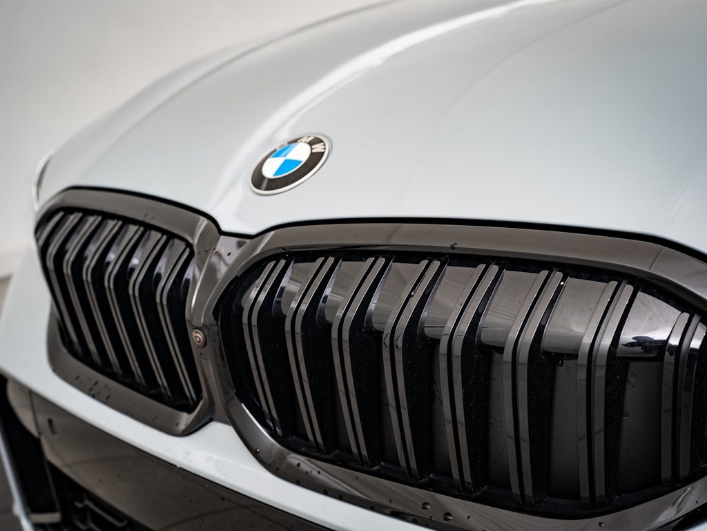 2025 Bmw 330i photo 3