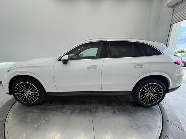 2026 Mercedes Benz GLC 300 photo 15