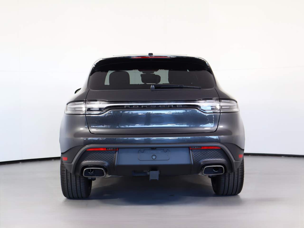 2025 Porsche Macan photo 7