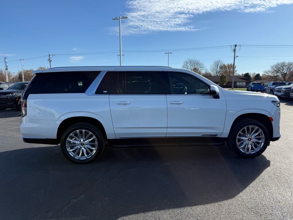 2024 Cadillac Escalade ESV Premium Luxury photo 4