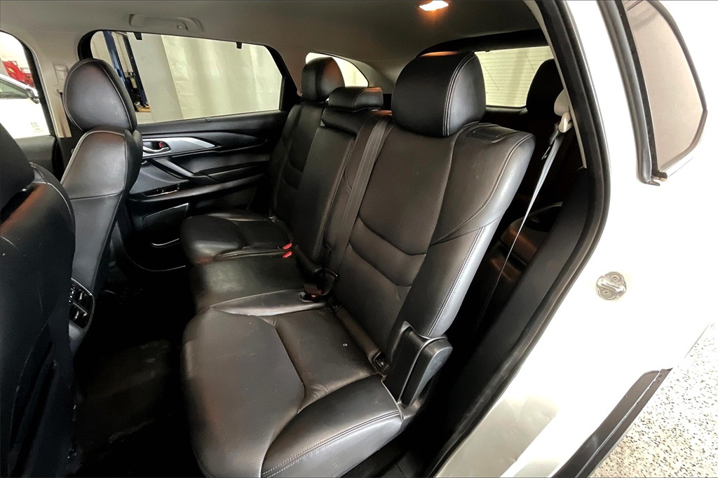 2022 Mazda CX-9 Touring photo 24