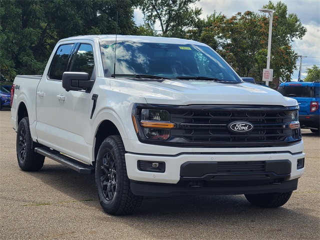 2025 Ford F-150 XLT photo 2