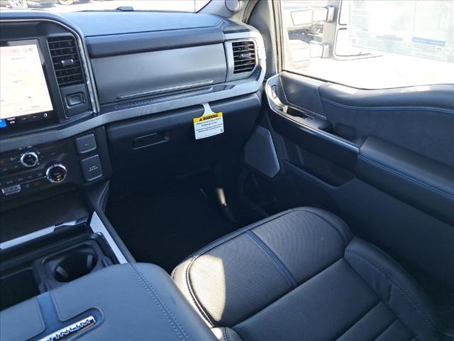 2025 Ford F-350 Platinum photo 17