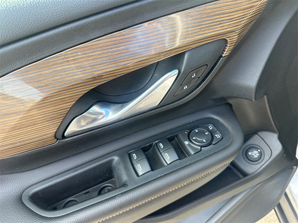 2021 Gmc Terrain SLE photo 28