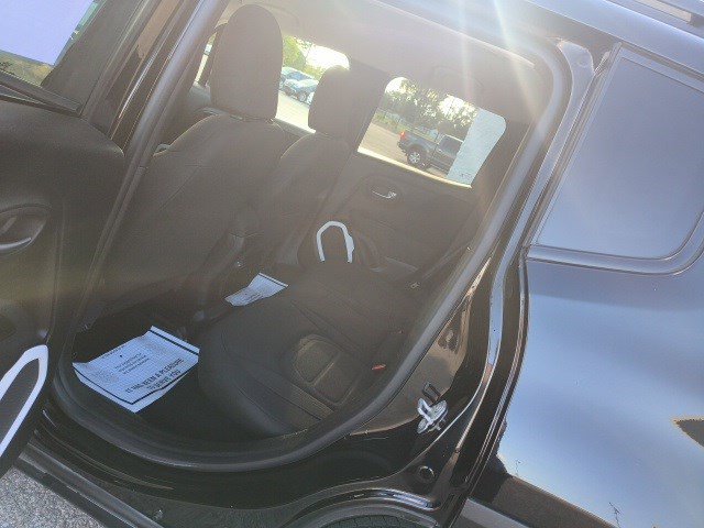 2018 Jeep Renegade Latitude North Edition photo 12