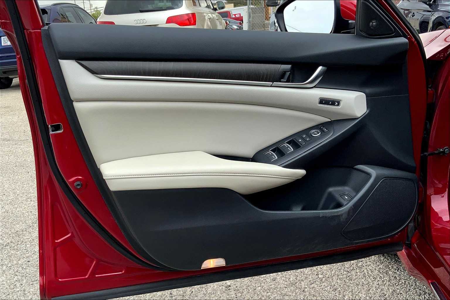 2022 Honda Accord Touring photo 20