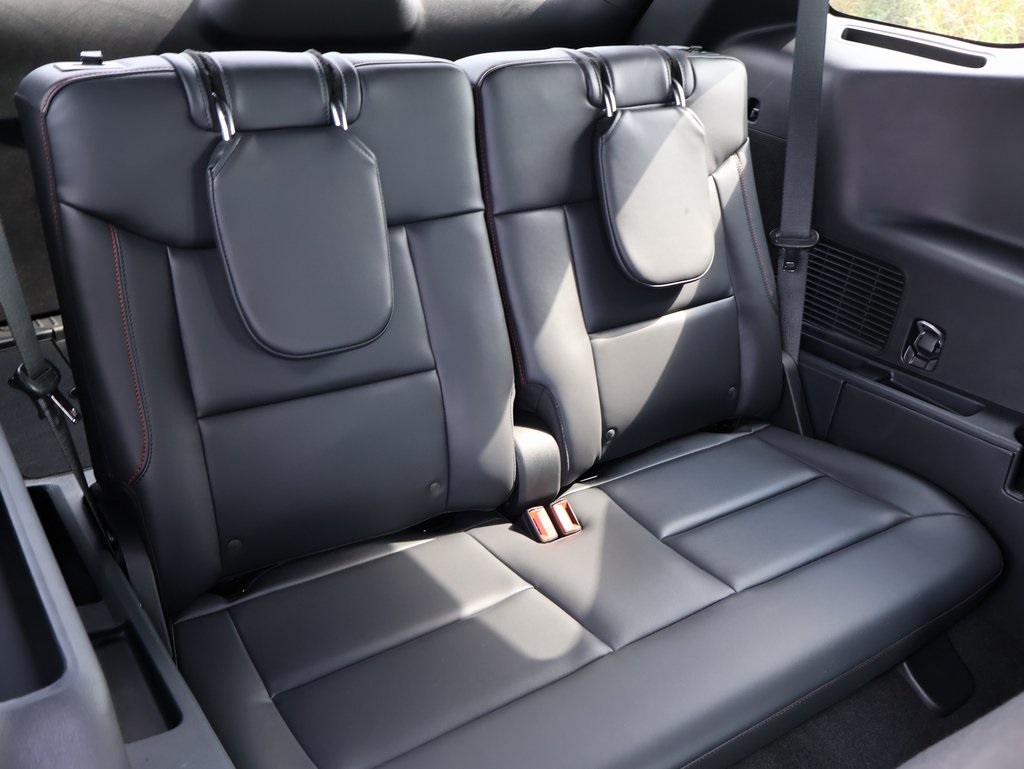 2025 Ford Explorer ST photo 11