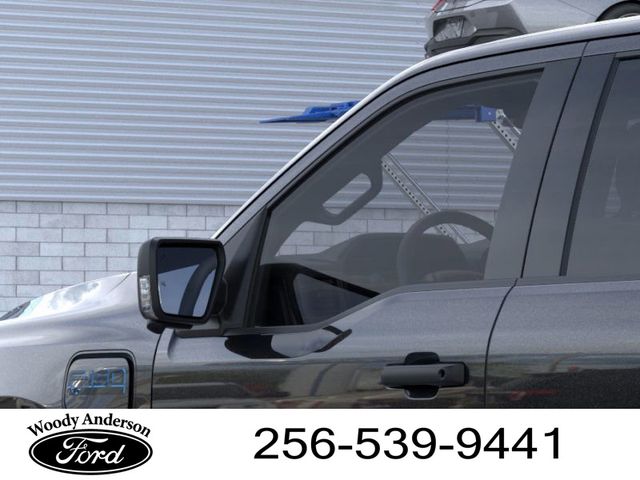 2025 Ford F-150 Lightning XLT photo 17