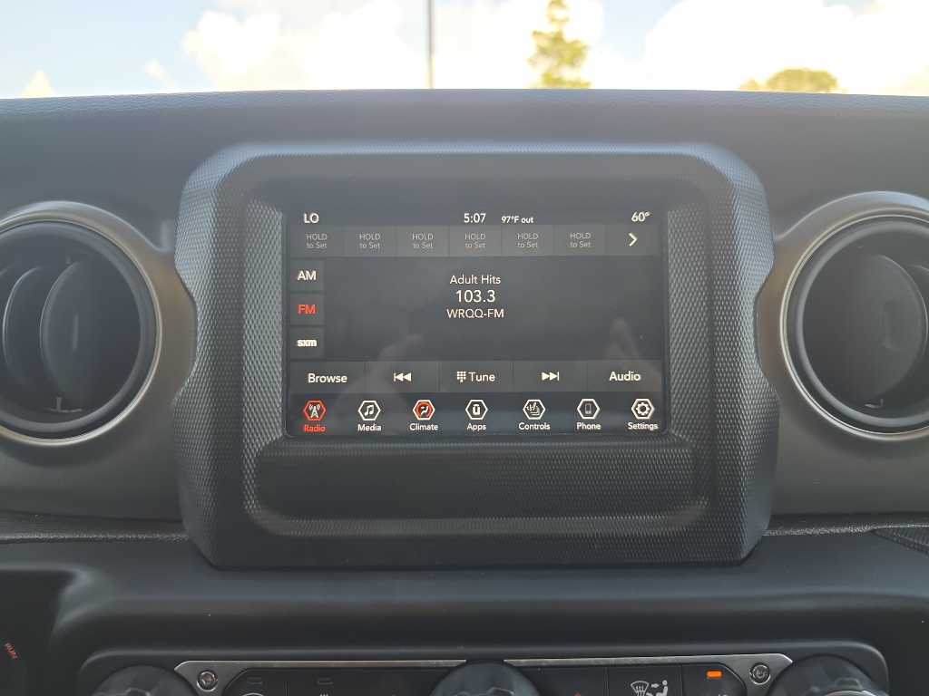 2023 Jeep Wrangler High Tide photo 11